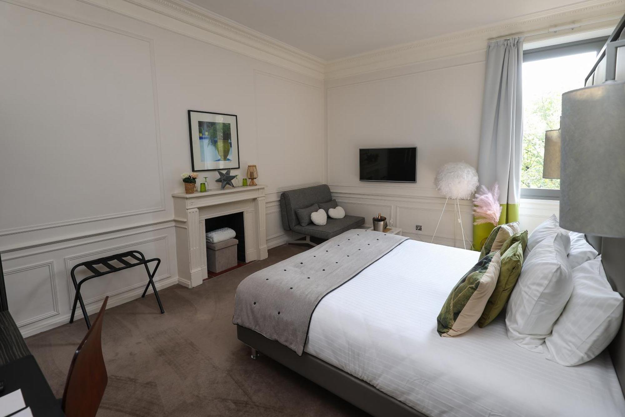 Hotel Chateau De Lacan ブリーブ・ラ ・ガイヤルド エクステリア 写真