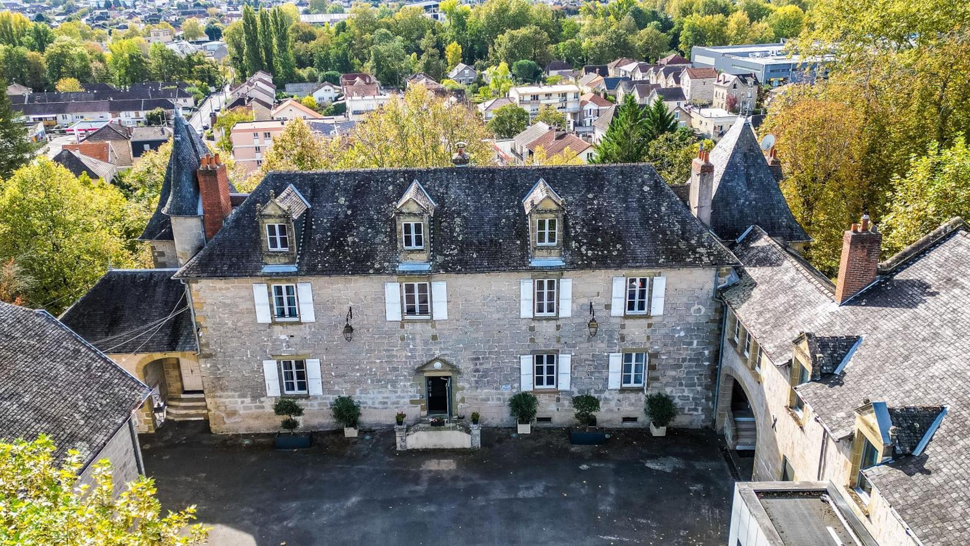 Hotel Chateau De Lacan ブリーブ・ラ ・ガイヤルド エクステリア 写真